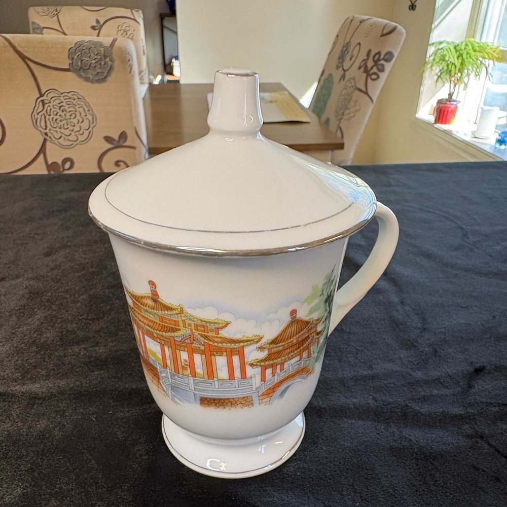 Vintage Ceramic Chinese- Style Lidded Teacup - Picture 1 of 8